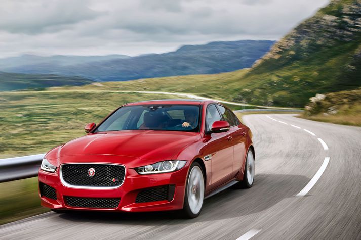 Jaguar XE er nýr bíll og á stærð við BMW 3.