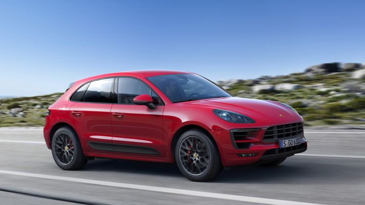 Porsche Macan GTS kemur á svörtum 20 tommu felgum.