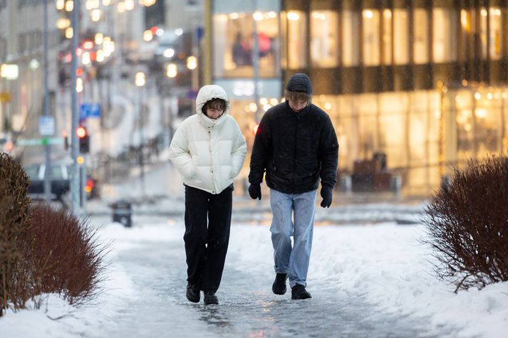 Búast má við miklum leysingum um helgina, auknu afrennsli og vatnavöxtum í ám og lækjum.