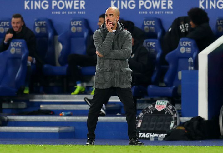 Pep Guardiola á hliðarlínunni á King Power leikvanginum í dag.