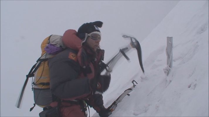 Gerlinde Kaltenbrunner við klifur á K2.