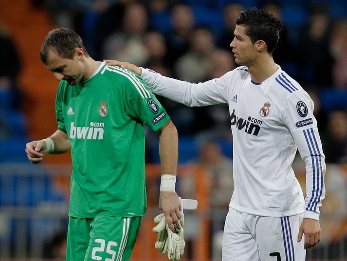 Cristiano Ronaldo og Jerzy Dudek.