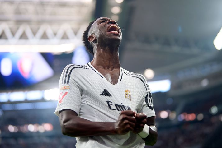 Þrír blaðamenn voru ekki með Vinicius Junior á topp tíu listanum sínum. Hann átti frábærtár og skoraði þrennu í leik Real Madrid í gær.