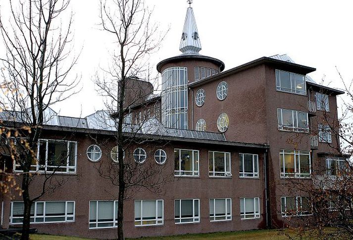 Heilsuverndarstöð Reykjavíkur. Einar Sveinsson, arkitekt og húsameistari Reykjavíkur, teiknaði Heilsuverndarstöðina við Barónsstíg árið 1947. Bygging þess hófst árið 1949 og var fyrsta deildin tekin í notkun fjórum árum síðar. Húsið var vígt árið 1957.