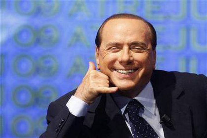 Silvio Berlusconi brosir ekki svona breitt þessa dagana.