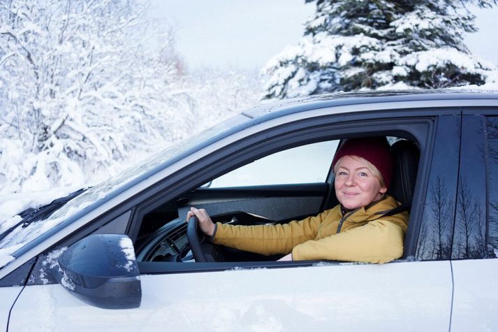 Stórskemmtilegur reynsluakstur í nánast öllum þeim útgáfum af vetrarveðri sem Ísland býður upp á á Peugeot E-3008.