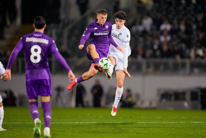 Albert Guðmundsson var í byrjunarliði Fiorentina en var farinn af velli þegar jöfnunarmarkið var skorað.