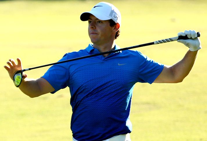 Rory McIlroy rétt náði niðurskurðinum.