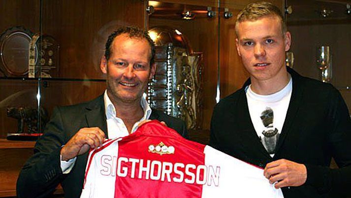 Draumurinn rættist Kolbeinn SIgþórsson verður í treyju nr. 9 hjá Ajax líkt og Marco Van Basten og Zlatan Ibrahimovic gerðu á sínum tíma.