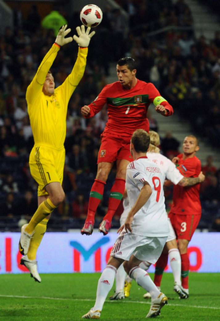 Lindegaard í leik með danska landsliðinu.