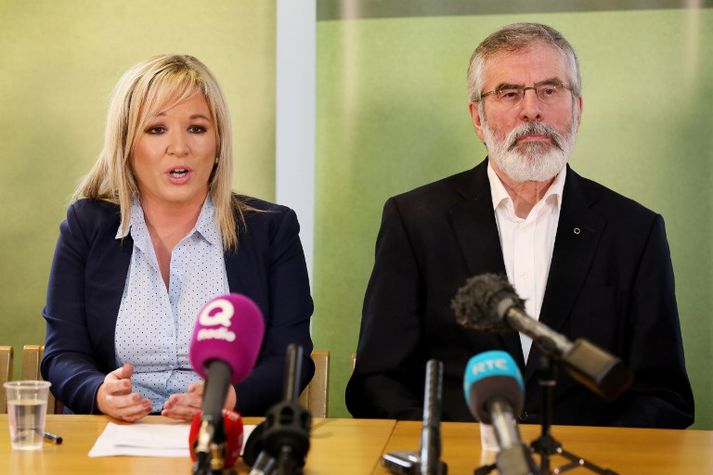 Michelle O'Neill, leiðtogi Sinn Féin, og Gerry Adams, forseti Sinn Féin.