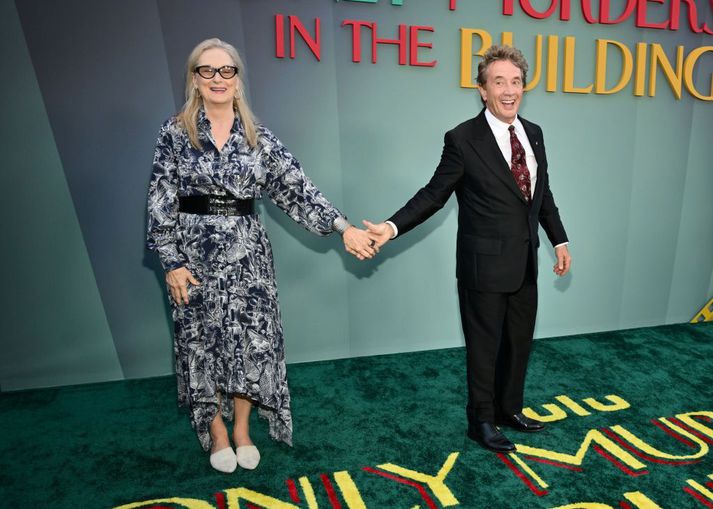 Meryl Streep og Martin Short héldust í hendur á frumsýningu Only Murders in the Building. 