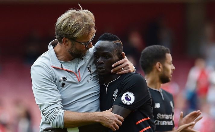 Mané fagnar markinu gegn Arsenal með Klopp.