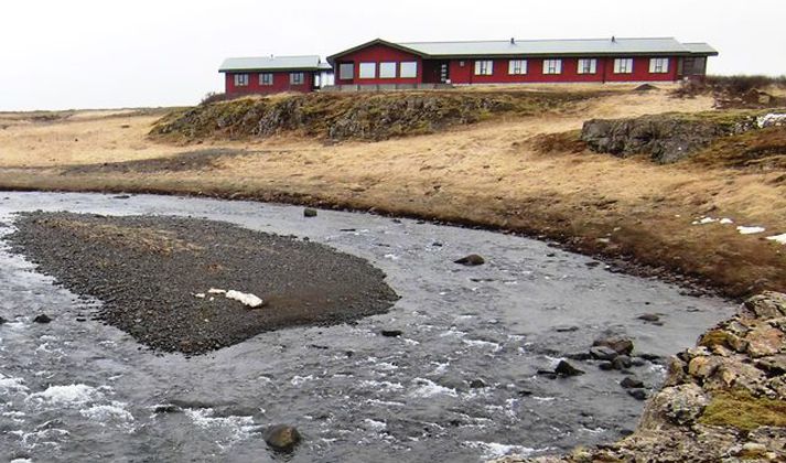 Nyja viðbyggingin við Langárbyrgi er vinstra megin á myndinni.