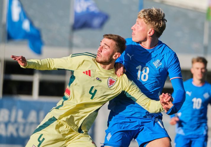 Hilmir Rafn Mikaelsson og félagar í U21-landsliðinu þurfa á sigri að halda í dag eftir sárt tap gegn Wales í síðasta leik.