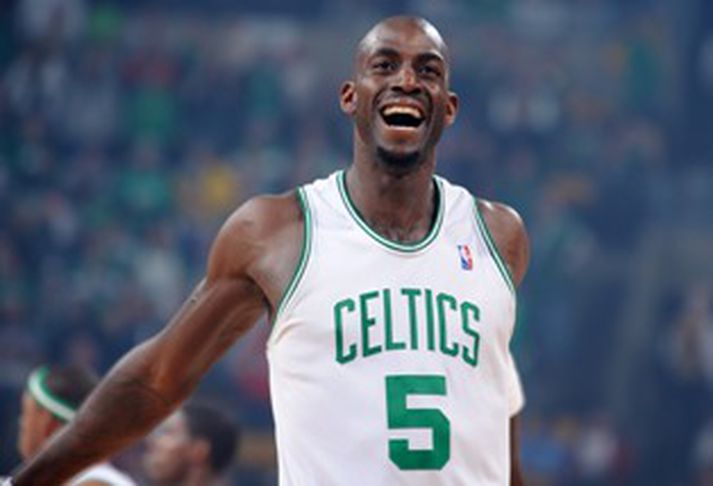 Kevin Garnett og félagar skelltu í lás í vörninni í kvöld