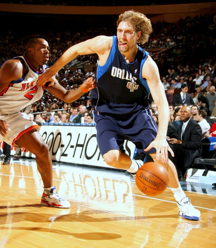 Dirk Nowitzky fór mikinn í nótt.