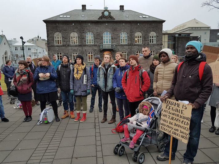 Fundarmenn telja að meðferð á málum flóttafólks sem sækir um vernd hér á landi sé enn verulega ábótavant, og vildu með samstöðunni minna þingheim á að gera þyrfti betur.