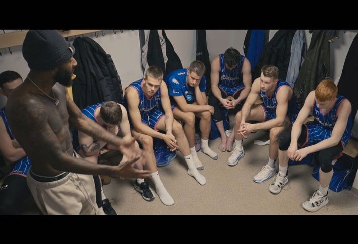 DeAndre Kane lætur samherja sína heyra það.