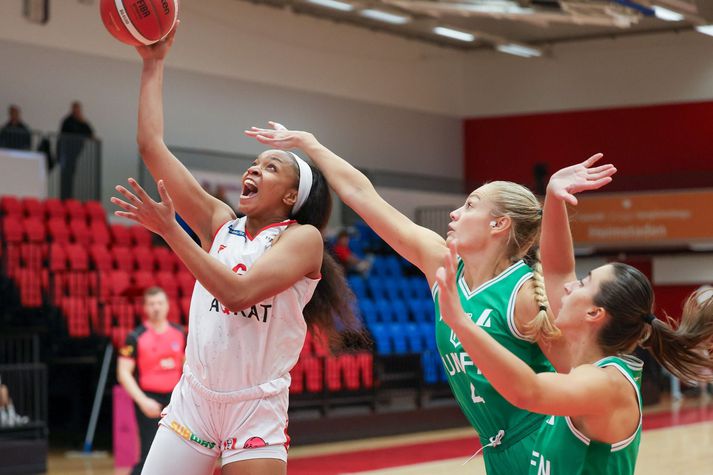 Diamond Alexis Battles, leikmaður Hauka, var öflug í sigri gegn Grindavík