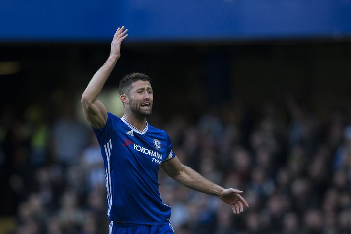 Cahill hefur verið fyrirliði Chelsea í öllum 11 sigurleikjunum í röð.