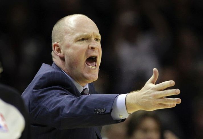 Scott Skiles er hættur að þjálfa lið Milwaukee Bucks í NBA deildinni.