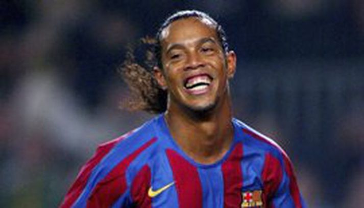 Ronaldinho sýndi listir sínar á Nou Camp í kvöld og skoraði mark sinna manna