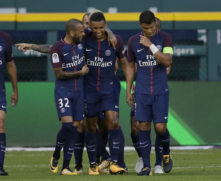 Dani Alves og félagar í PSG sigruðu Monaco í kvöld