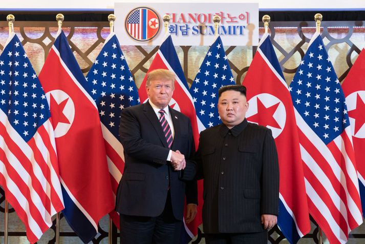 Donald Trump og Kim Jong-un á fundi sínum í Víetnam fyrr í mánuðinum.