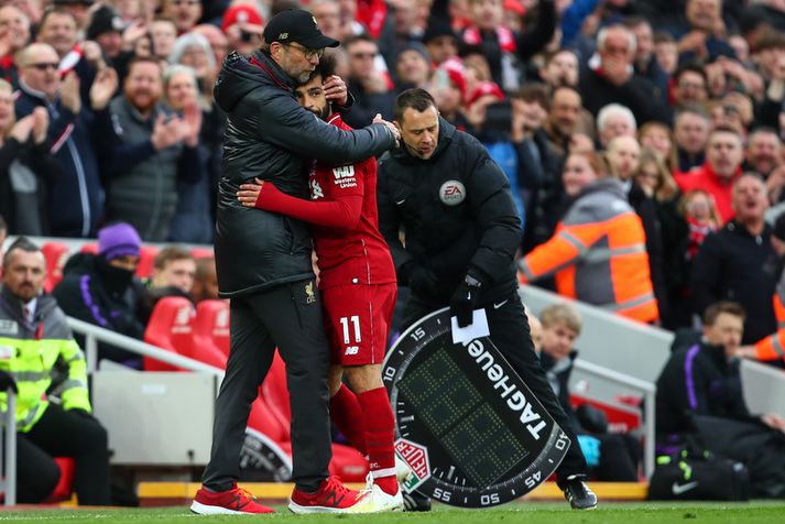 Jürgen Klopp faðmar Mohamed Salah eftir enn einn markalausa leikinn.