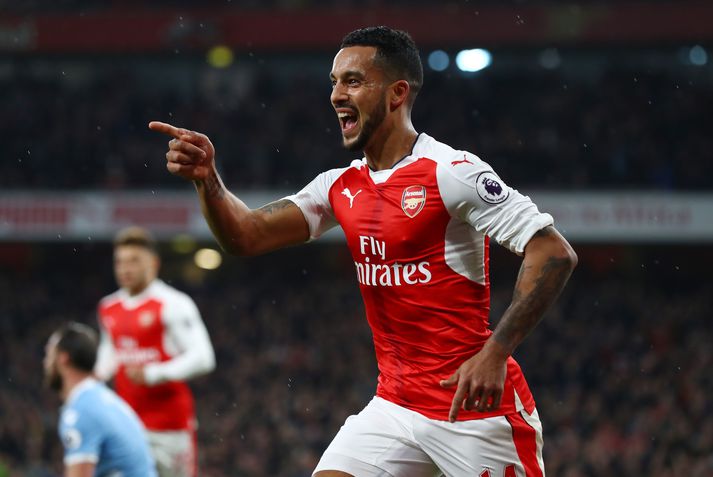 Theo Walcott hefur ákveðið að leggja skóna á hilluna.