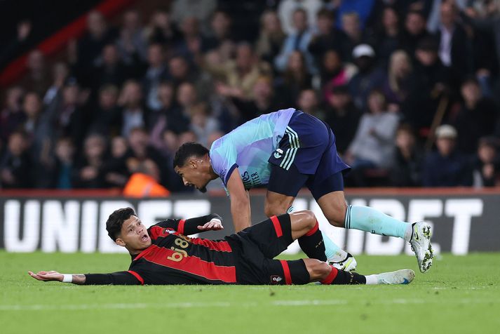 William Saliba sá rautt gegn Bournemouth.