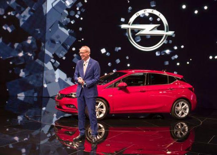 Forstjóri Opel í Þýskalandi, Dr. Karl-Thomas Neumann, sagði við frumsýninguna að tilkoma Astra væri risastökk í millistærðarflokki bíla.