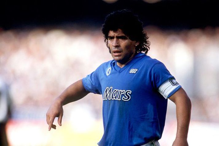 Maradona í leik með ítalska félaginu. Hann lék með liðinu frá 1984 til 1991.