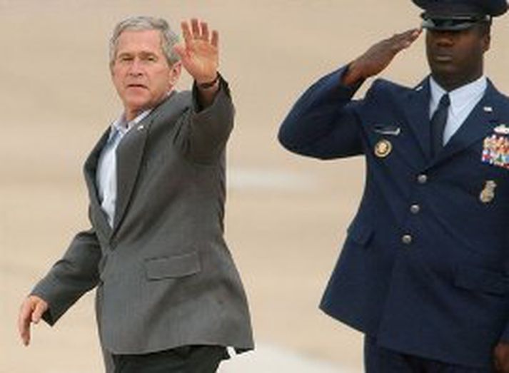 George W. Bush hefur sætt mikilli gagnrýni vegna meðferðar Bandaríkjanna á föngum í fangelsinu í Guantanamo.