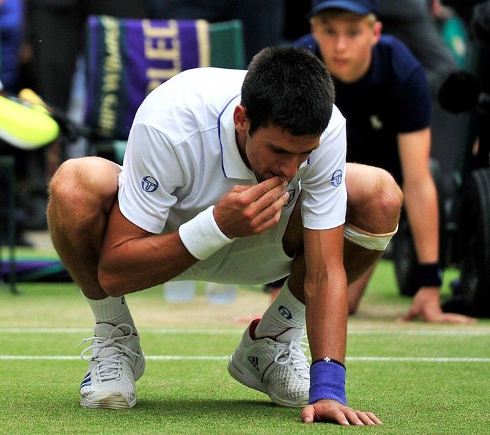 Djokovic bragðar á grasinu á Wimbledon