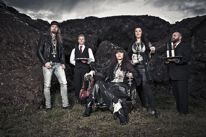 Ágústa Margrét Arnardóttir var sjómaður í þrettán ár. Hún skipuleggur viðburðinn Fashion with Flavor sem fram fer á Grand hótel um helgina. Ágústa er á myndinni miðri.mynd/Þormar Vignir Gunnarsson