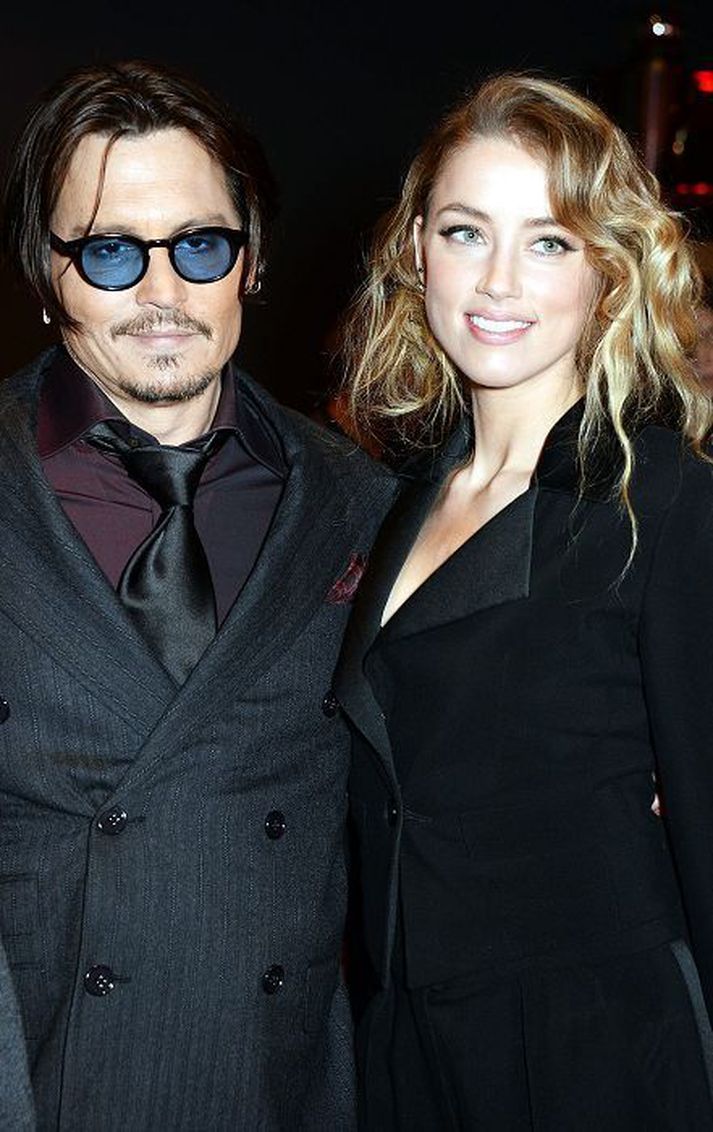 Johnny Depp og Amber Heard ætla að sigla um á Amphitrite.