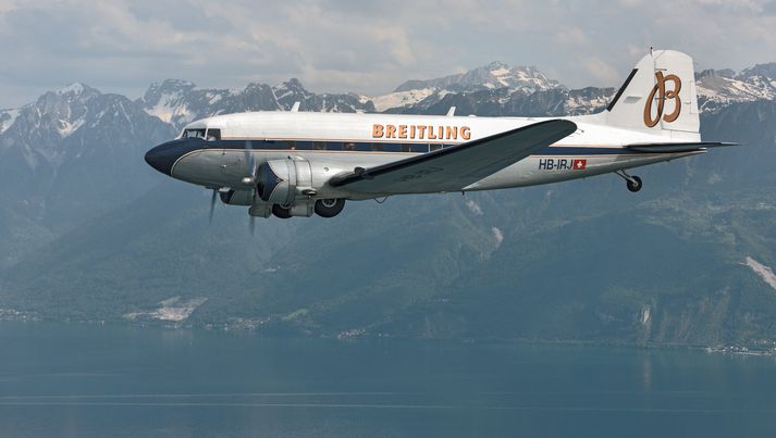 Douglas DC 3-vélin hóf hnattflugið frá Genf í Sviss í marsmánuði.