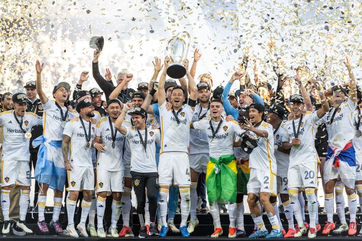 Los Angeles Galaxy vann í nótt sinn fyrsta MLS-titil í áratug.