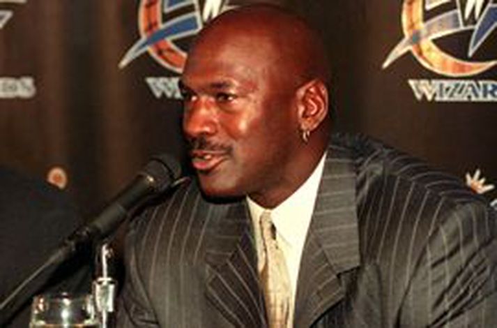 Michael Jordan verður einn af æðstu mönnum í stjórn Charlotte Bobcats framvegis, en þar á bæ ætla menn fyrst og fremst að reyna að bæta aðsókn á leiki liðsins næsta vetur