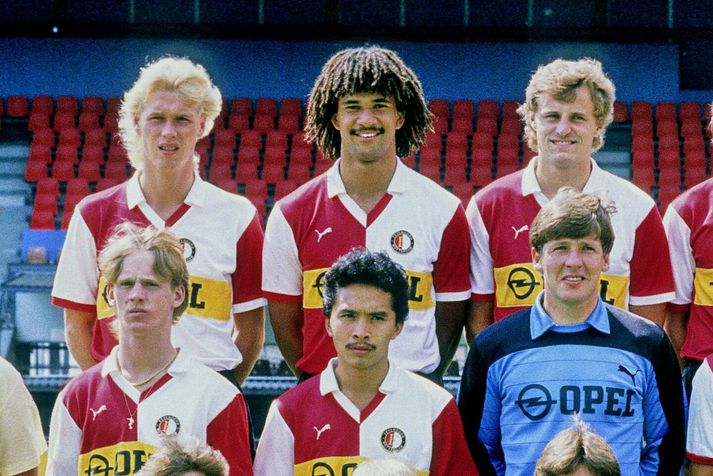 Það er langt síðan að Pétur Pétursson og Ruud Gullit voru samherjar hjá Feyenoord en merki félagsins er nánast óbreytt.