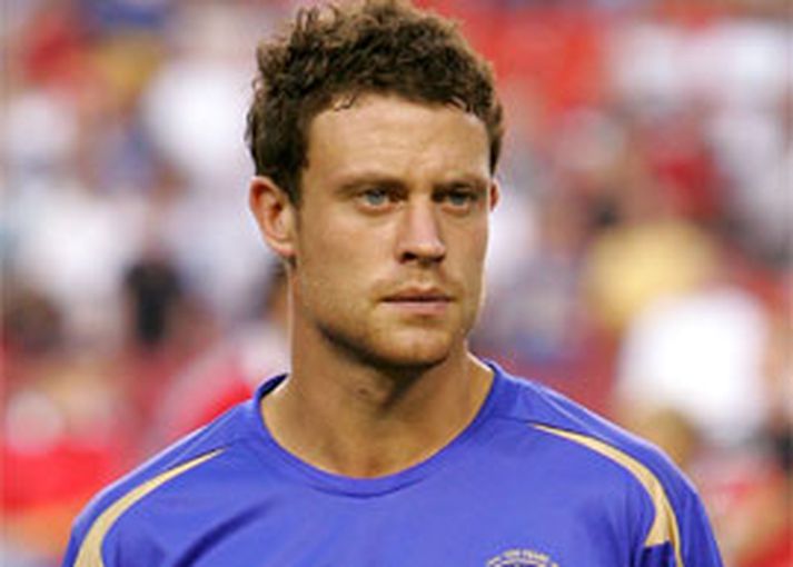 Wayne Bridge verður áfram í herbúðum Chelsea