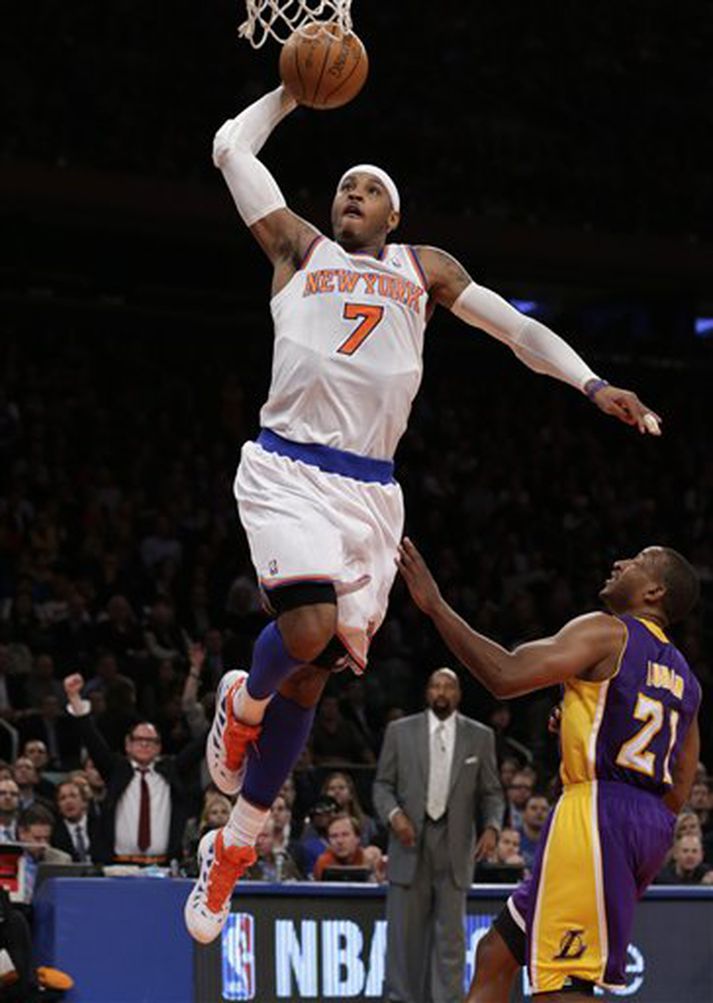 Carmelo Anthony fór á kostum og skoraði 30 stig í leiknum fyrir New York þrátt fyrir að hafa aðeins leikið í 22 mínútur af alls 48.