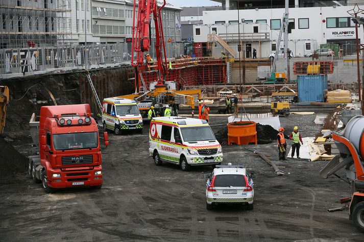 Maðurinn féll fjóra til fimm metra.