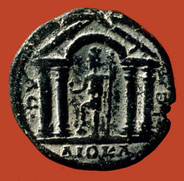 Rómversk mynt sem fannst í hofinu.