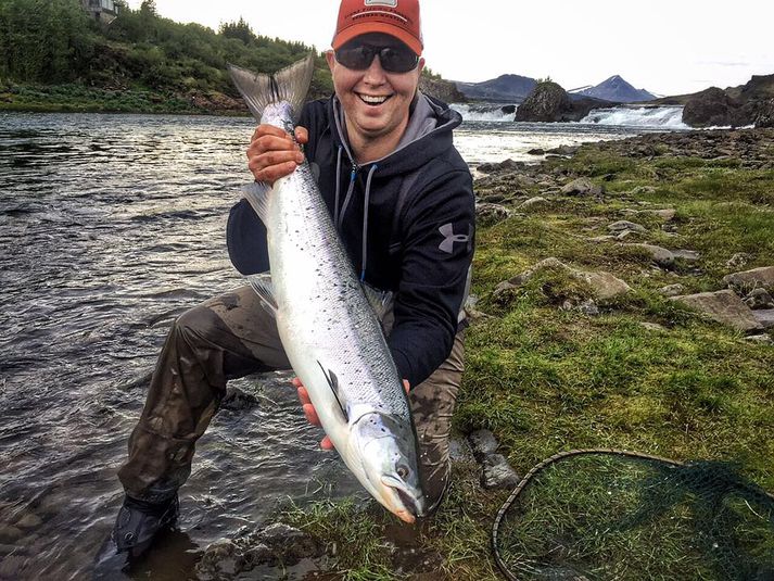 Ingvar Svendsen með fallegan stórlax úr Norðurá.