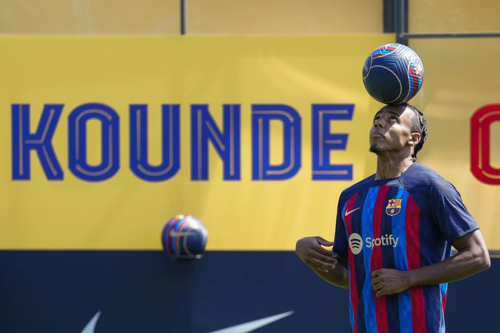Jules Koundé fær loks að spila með Barcelona.