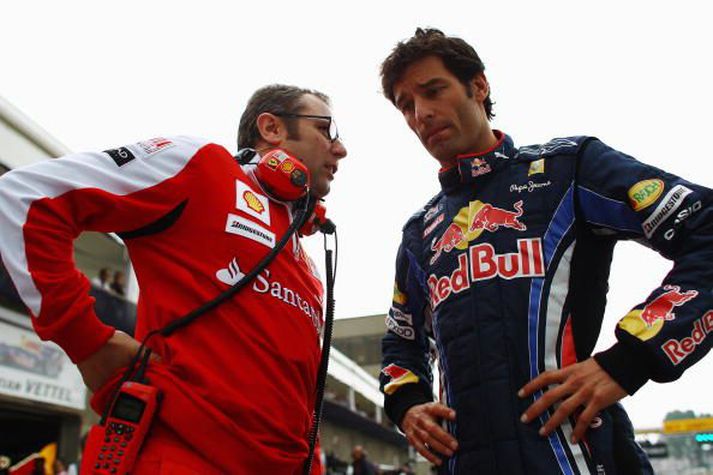 Mark Webber ræðir við Stefano Domenicali hjá Ferrari í Kanada í gær.