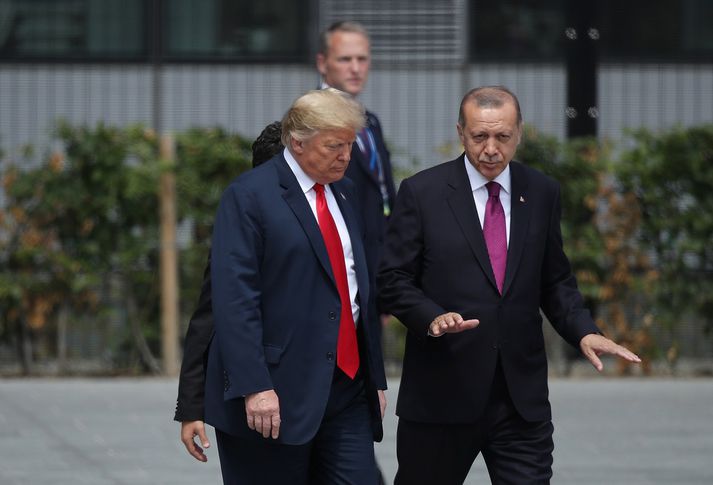 Trump ræddi við Erdogan, forseta Tyrklands, símleiðis fyrir skömmu. Hvíta húsið greindi ekki frá símtalinu fyrr en fjallað var um það í erlendum fjölmiðlum.